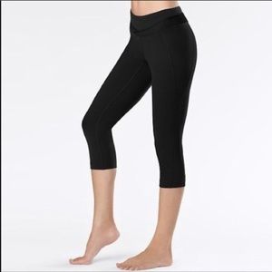 Lucy Black Hatha Capri Leggings